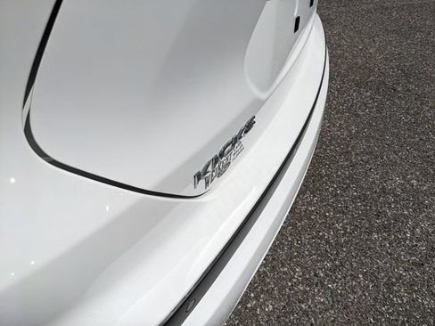 Used 2023 Nissan Kicks SV FWD image 12