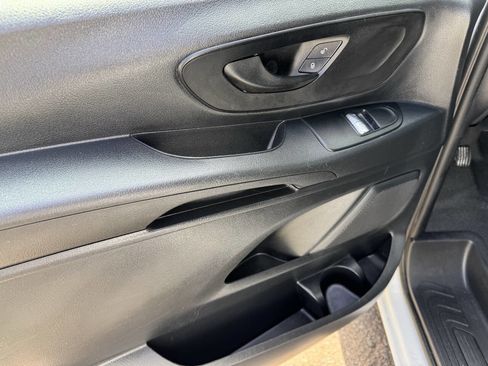 Used 2021 Mercedes-Benz Metris image 17