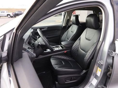 Certified 2024 Ford Edge Titanium image 9