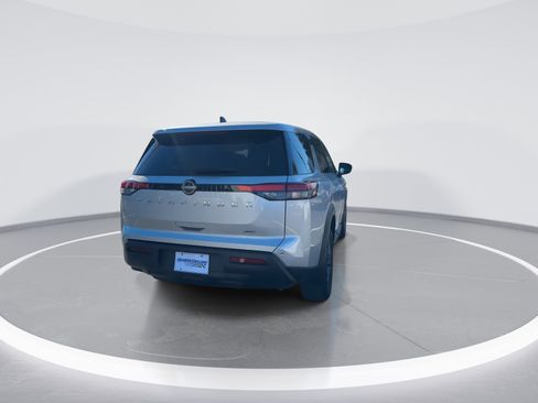 Used 2024 Nissan Pathfinder S image 8