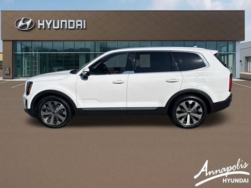 Used 2022 Kia Telluride EX w/ EX Premium Package image 2
