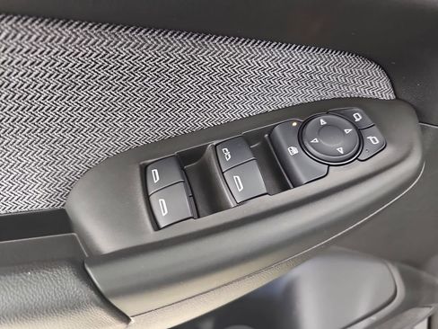 Used 2025 Chevrolet TrailBlazer LS w/ LS Convenience Package AWD/4WD image 32