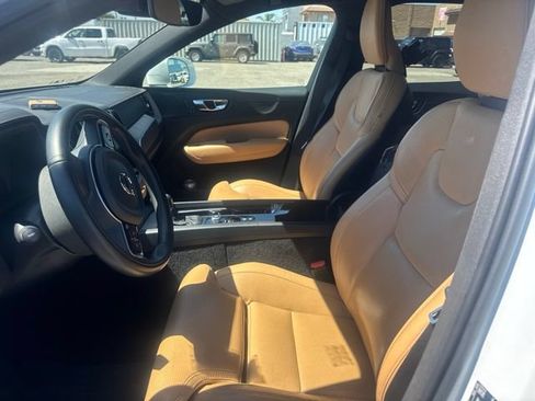 Used 2020 Volvo XC60 T6 Inscription w/ Protection Package Premier AWD/4WD image 9