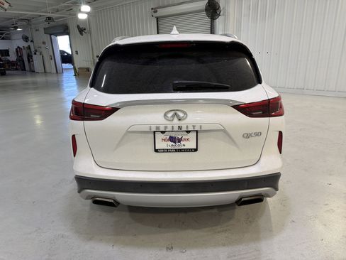 Used 2019 INFINITI QX50 Essential w/ Sensory Package image 4