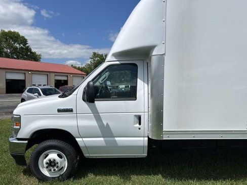 New 2025 Ford E-450 and Econoline 450 Super Duty w/ Power Equipment Group RWD image 3