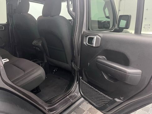 Used 2021 Jeep Wrangler Unlimited Sport image 23