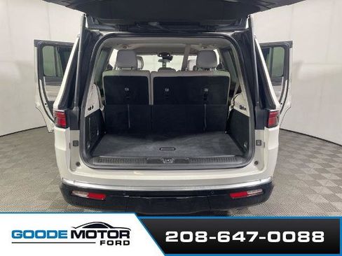 Used 2022 Jeep Wagoneer Series II AWD/4WD image 21