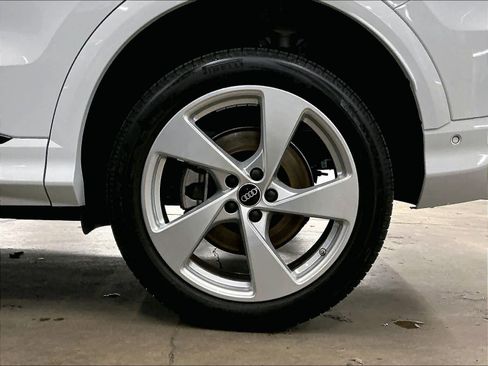 Certified 2025 Audi Q5 Premium Plus w/ Premium Plus image 12