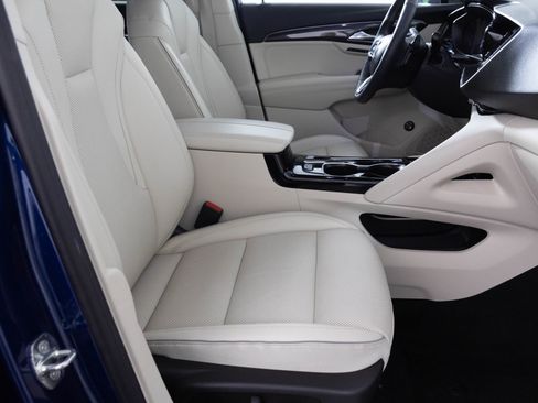 Used 2022 Buick Envision Essence w/ Safety Package image 40