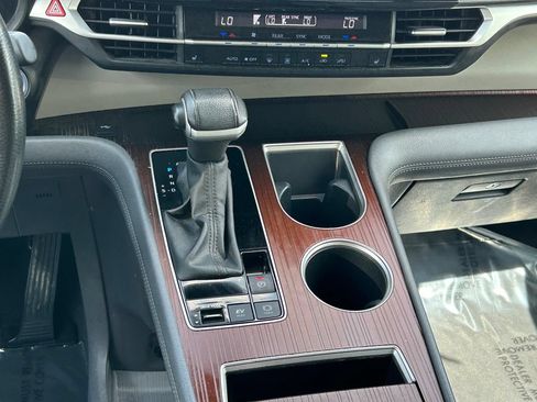 Used 2023 Toyota Sienna XLE FWD image 20