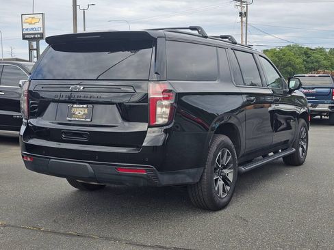 Used 2023 Chevrolet Suburban Z71 AWD/4WD image 3