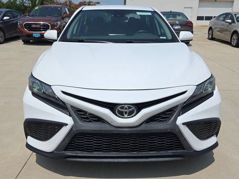 Used 2021 Toyota Camry SE FWD image 8
