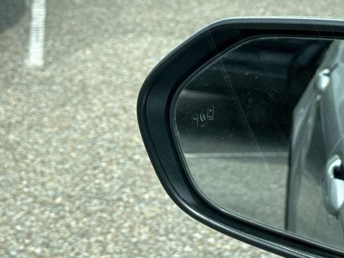 Used 2025 Toyota Camry LE w/ Convenience Package image 17