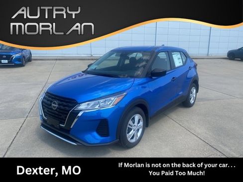 New 2025 Nissan Kicks Play S image 1