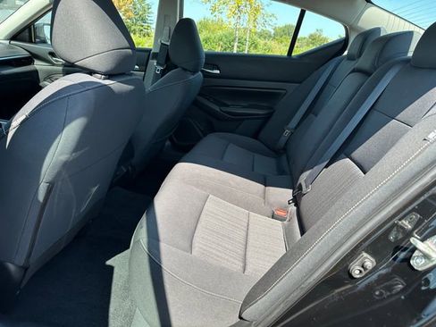 Used 2022 Nissan Altima 2.5 SV w/ SV Premium Package image 12