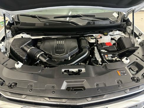 Used 2025 Chevrolet Traverse LT AWD/4WD image 36