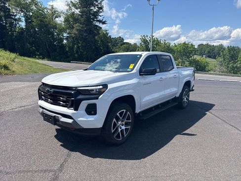 Used 2024 Chevrolet Colorado Z71 w/ Z71 Convenience Package 2 AWD/4WD image 4