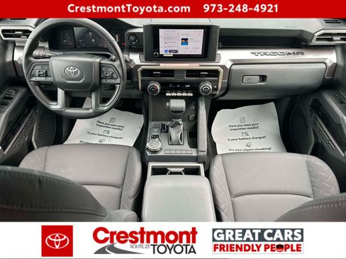 Certified 2025 Toyota Tacoma SR5 AWD/4WD image 10