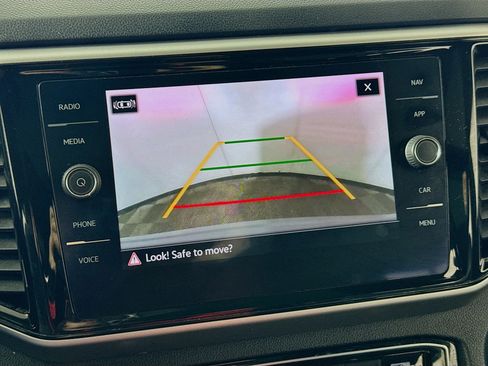 Used 2022 Volkswagen Atlas Cross Sport SEL R-Line image 3