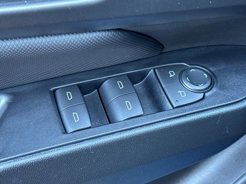 Used 2026 Chevrolet Equinox EV LT image 13