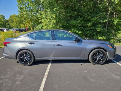 Used 2023 Nissan Altima 2.5 SR