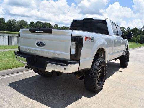 Used 2018 Ford F250 Lariat w/ Lariat Value Package AWD/4WD image 4