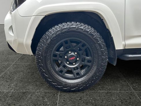 Used 2024 Toyota 4Runner TRD Off-Road Premium w/ Off Road Premium Plus Package AWD/4WD image 4