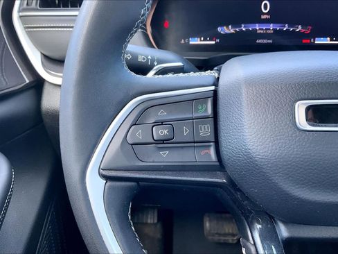 Used 2023 Jeep Grand Cherokee L Laredo image 24