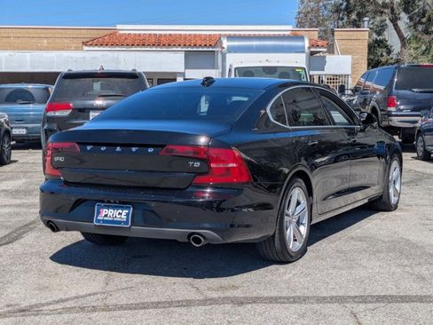 Used 2018 Volvo S90 T5 Momentum w/ Convenience Package image 5