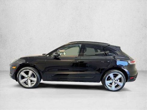 Used 2025 Porsche Macan AWD/4WD image 2