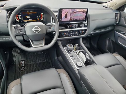 Used 2026 Nissan Pathfinder SL image 18