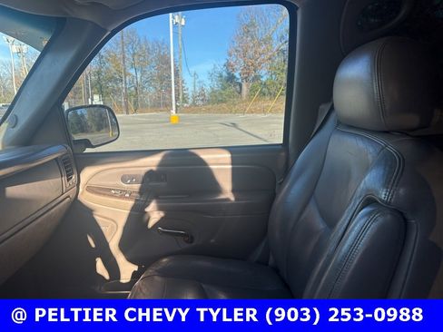 Used 2006 GMC Yukon Denali image 19