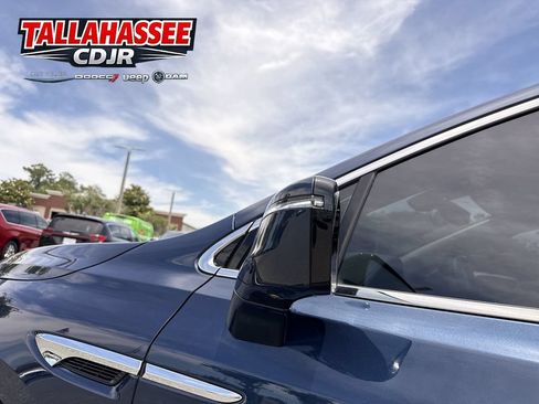 Used 2023 Buick Enclave Avenir w/ Avenir Technology Package FWD image 12