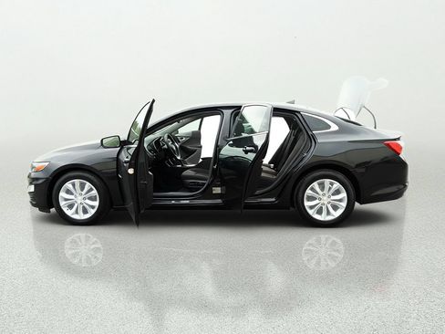 Used 2020 Chevrolet Malibu LT FWD image 12
