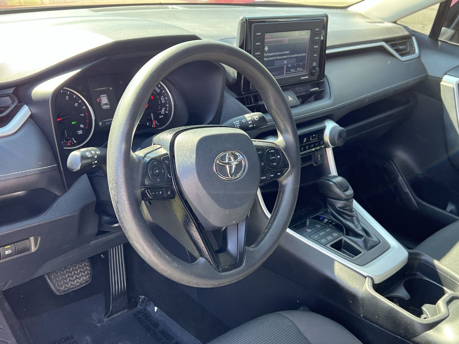 Used 2021 Toyota RAV4 LE AWD/4WD image 13