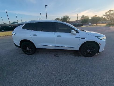 Used 2023 Buick Enclave Essence w/ Sport Touring Edition FWD image 2