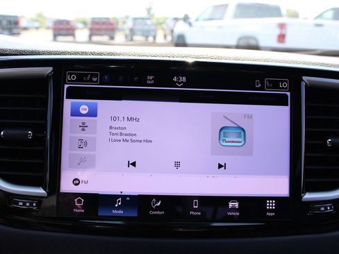 Used 2025 Chrysler Pacifica Select FWD image 48