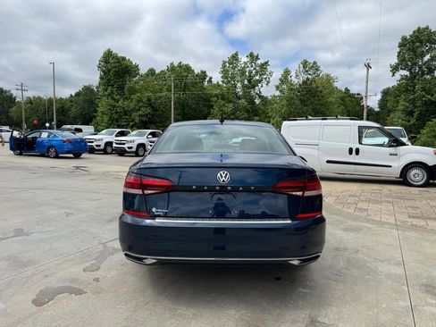 Used 2021 Volkswagen Passat 2.0T SE image 4
