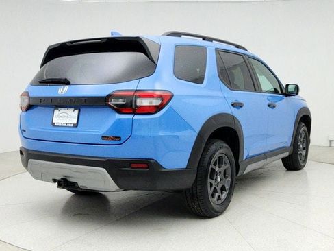 Used 2023 Honda Pilot TrailSport image 5