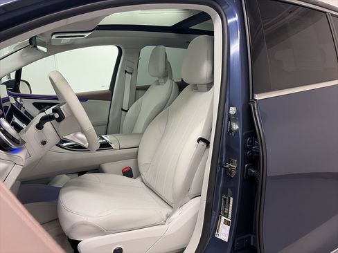 Used 2023 Mercedes-Benz EQE 350+ 4MATIC SUV w/ Exclusive Trim Package image 12