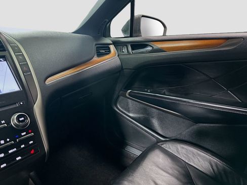 Used 2017 Lincoln MKC Select w/ Select Plus Package image 24