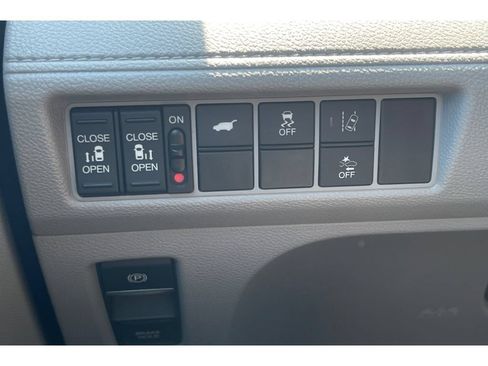 Used 2018 Honda Odyssey EX-L image 40