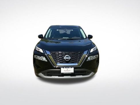 Used 2023 Nissan Rogue SV image 3