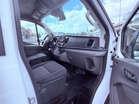 Used 2025 Ford Transit 250 Low Roof w/ Exterior Upgrade Package RWD image 9