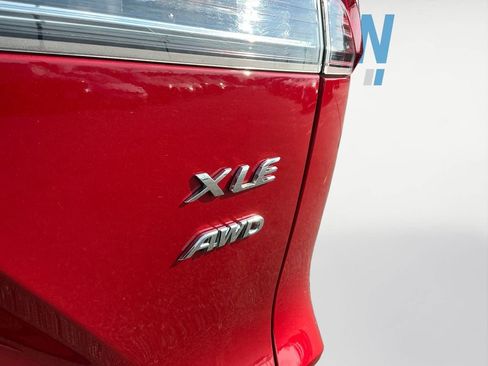 Certified 2024 Toyota Corolla Cross XLE image 24