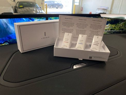 New 2025 Lincoln Navigator L Reserve image 26