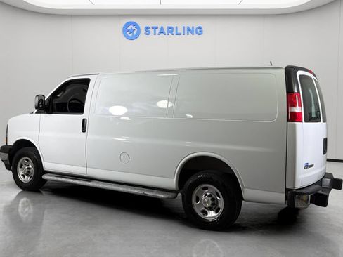 Used 2025 Chevrolet Express 2500 w/ Driver Convenience Package RWD image 5