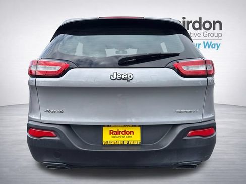 Used 2017 Jeep Cherokee Sport AWD/4WD image 6