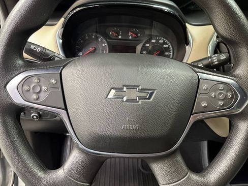 Used 2022 Chevrolet Traverse LS w/ Midnight/Sport Edition AWD/4WD image 19