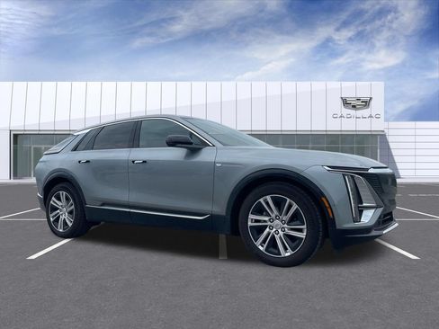 Certified 2024 Cadillac Lyriq Tech w/ Driver Assist Package AWD/4WD image 1